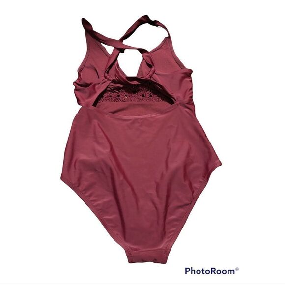 Kona Sol™ Macrame Medium Coverage One Piece Swimsuit Burgundy Med - Picture 4 of 4